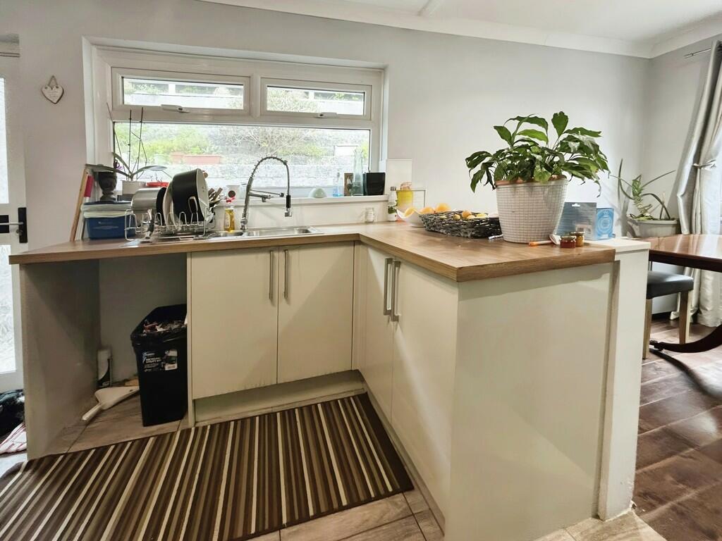Additional property image - Glen View, Park Lane, Treharris