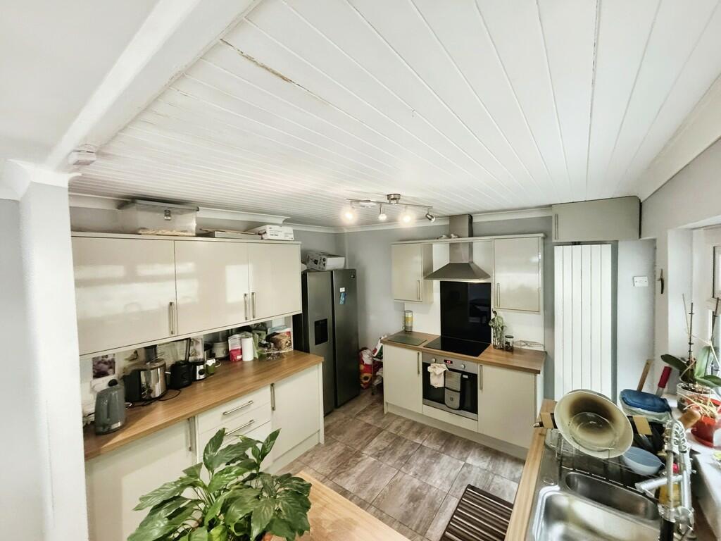 Additional property image - Glen View, Park Lane, Treharris