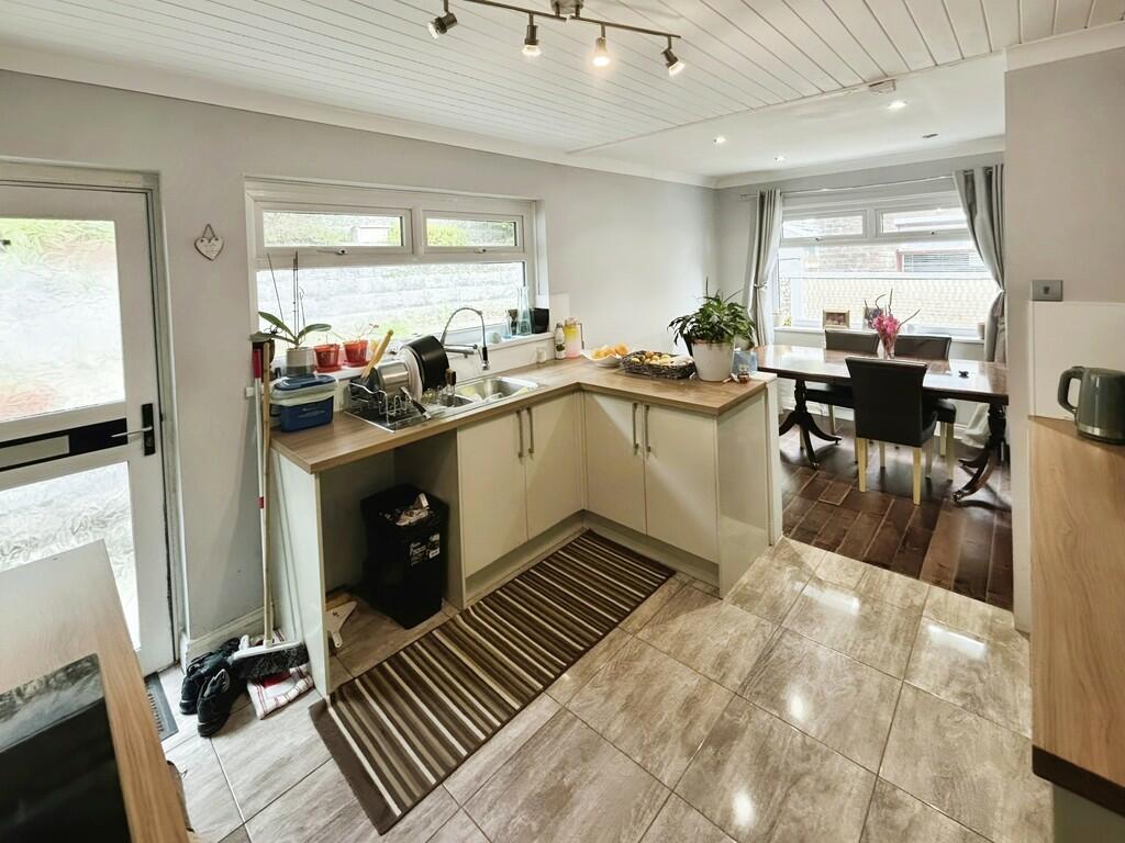 Additional property image - Glen View, Park Lane, Treharris