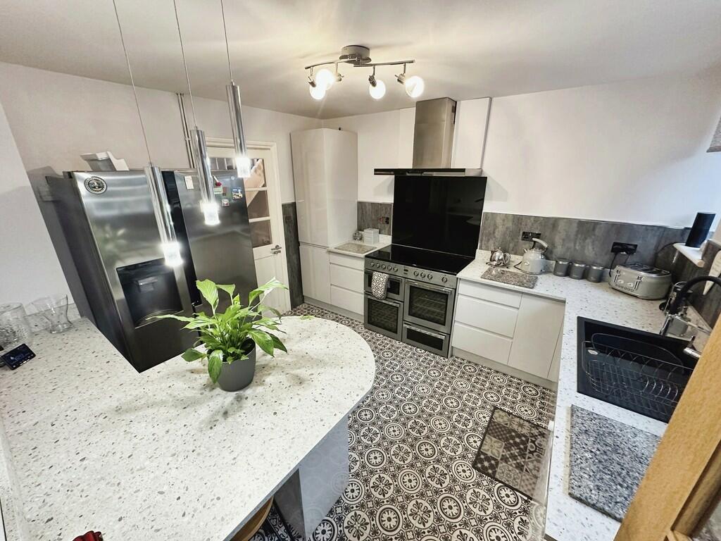 Additional property image - South View Houses, Gelligaer, Hengoed