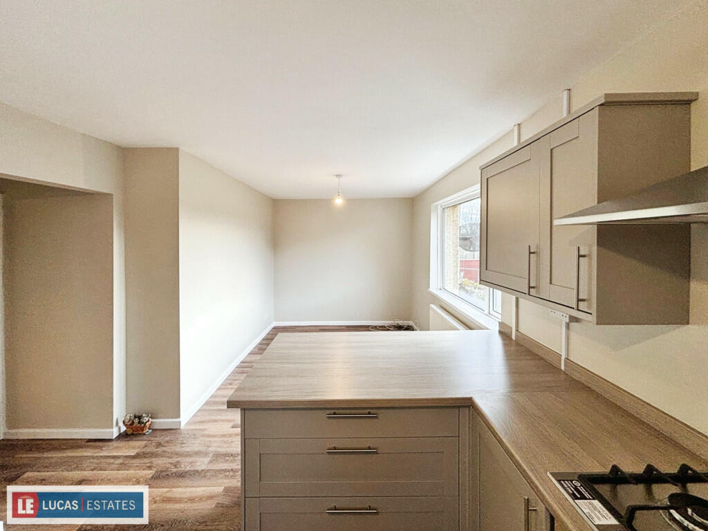 Additional property image - Heol Cattwg, Gelligaer, Hengoed