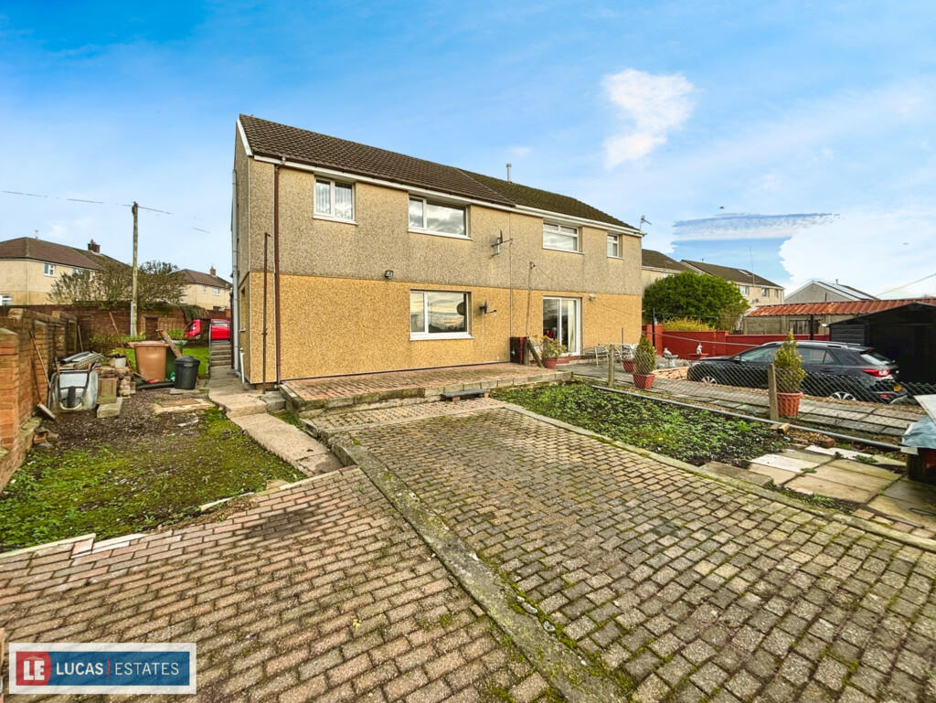 Additional property image - Heol Cattwg, Gelligaer, Hengoed