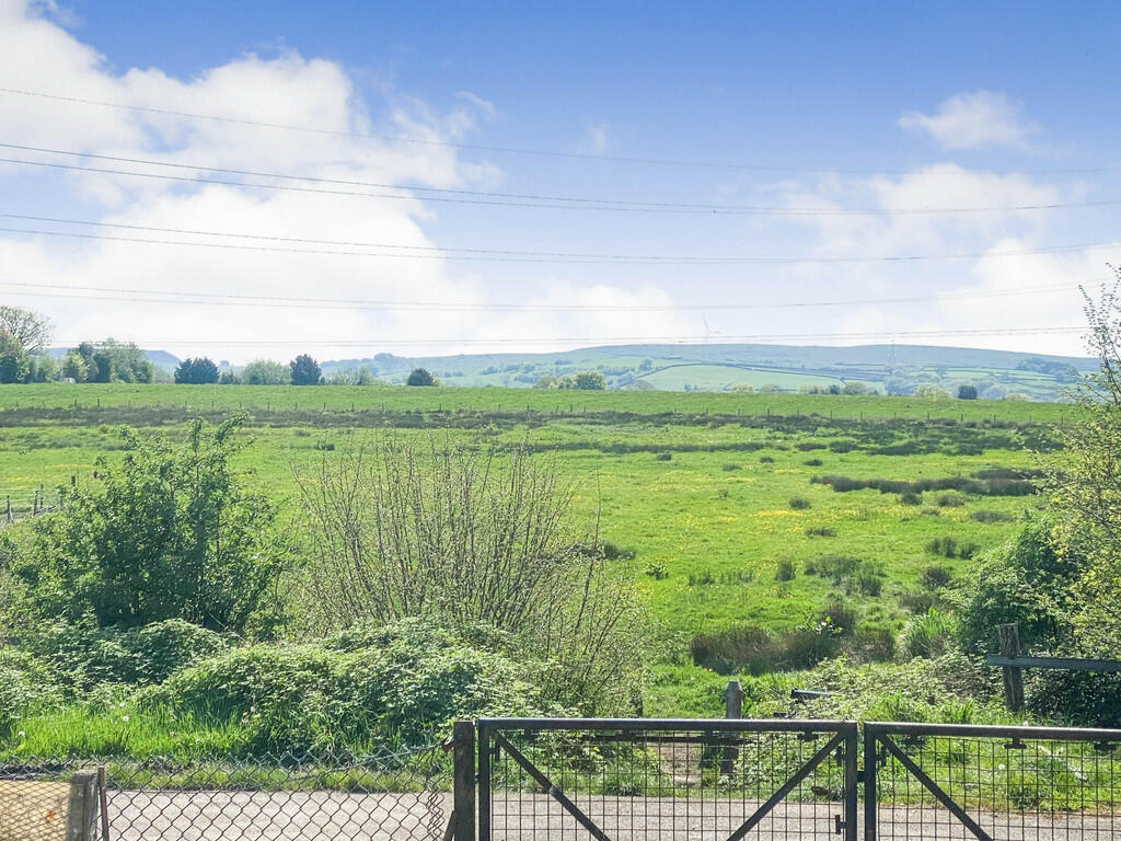 Additional property image - Heol Cattwg, Gelligaer, Hengoed