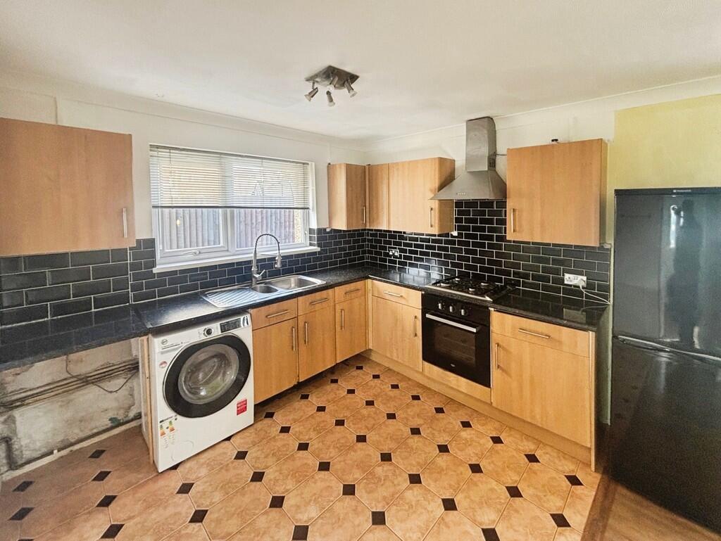 Main image of property: Heol-y-waun, Gelligaer, Hengoed