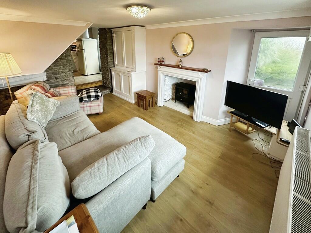Additional property image - Mount Pleasant Cottages, Hengoed