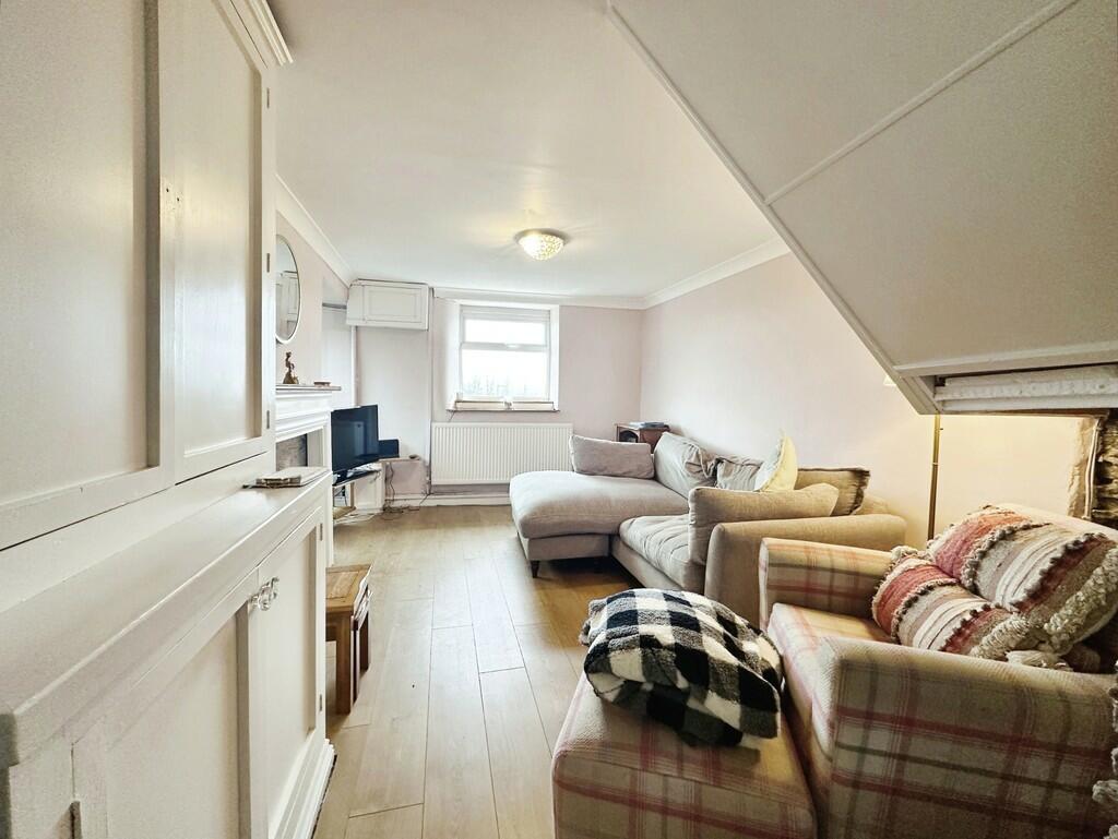 Additional property image - Mount Pleasant Cottages, Hengoed