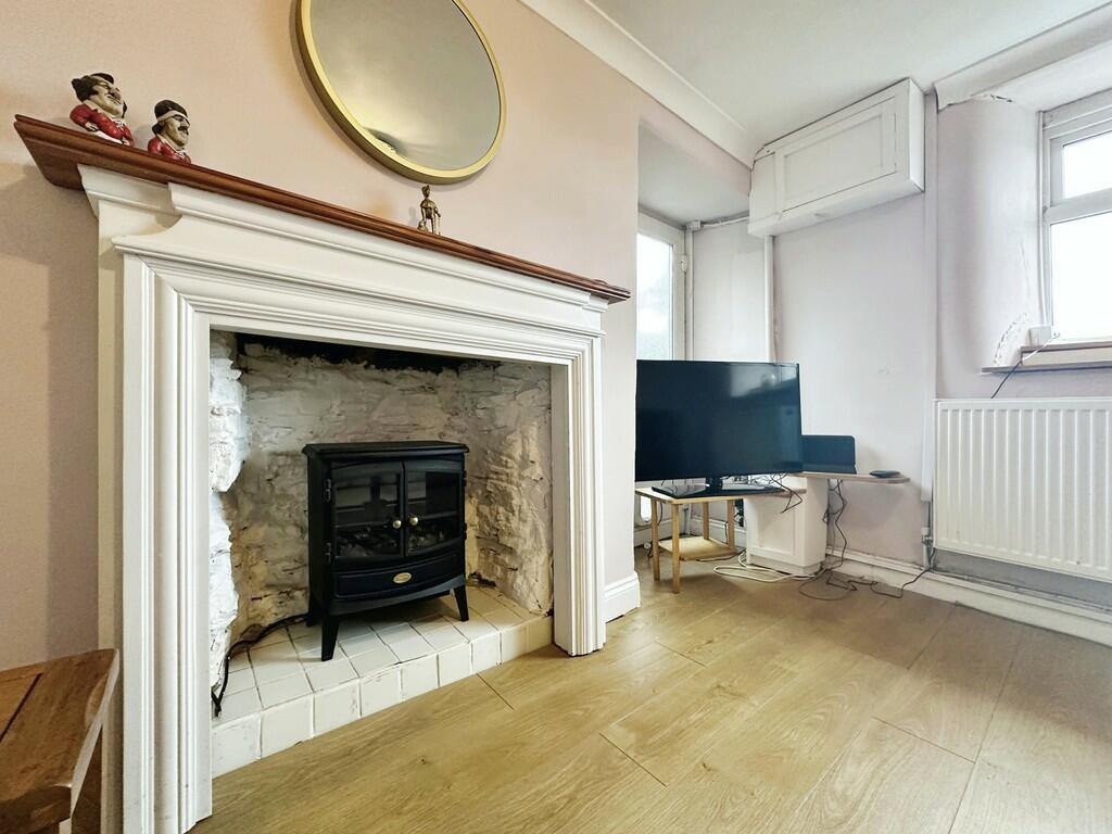 Additional property image - Mount Pleasant Cottages, Hengoed