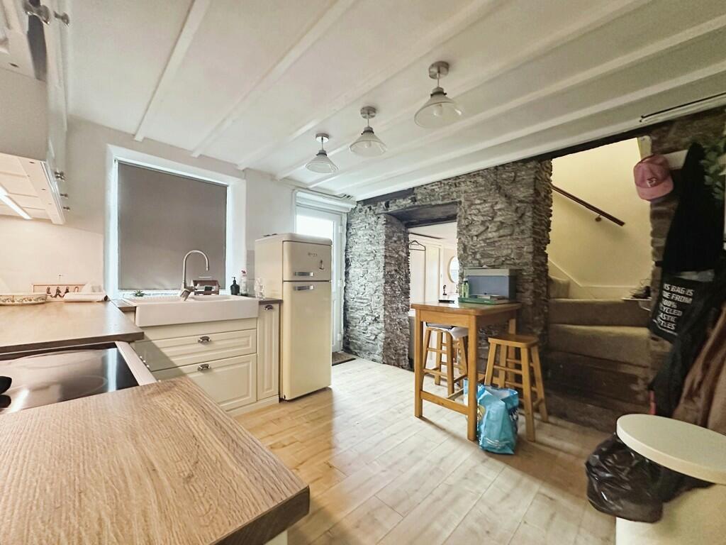 Additional property image - Mount Pleasant Cottages, Hengoed