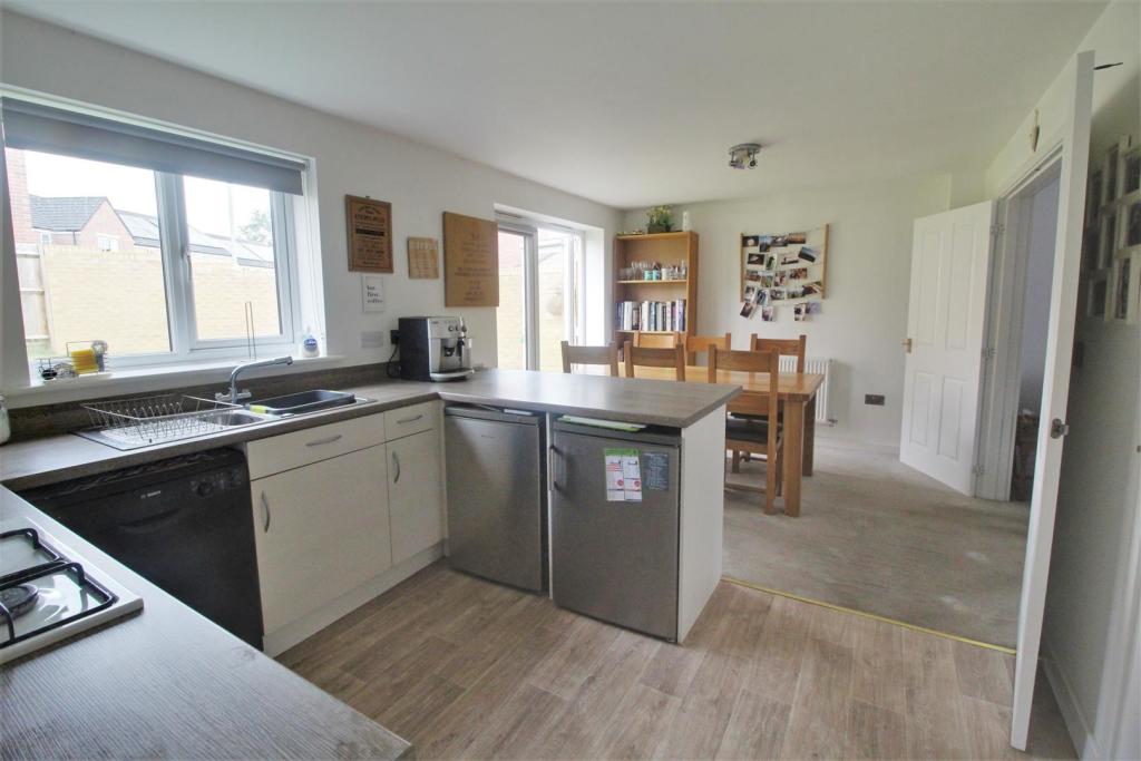 4 bedroom detached house for sale in Manor Road, Newent, GL18