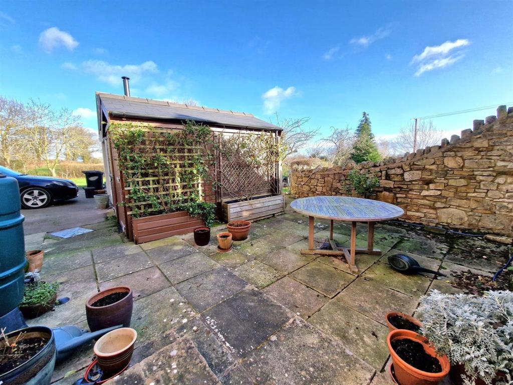 4 bedroom country house for sale in Cliffords Mesne, Newent, GL18