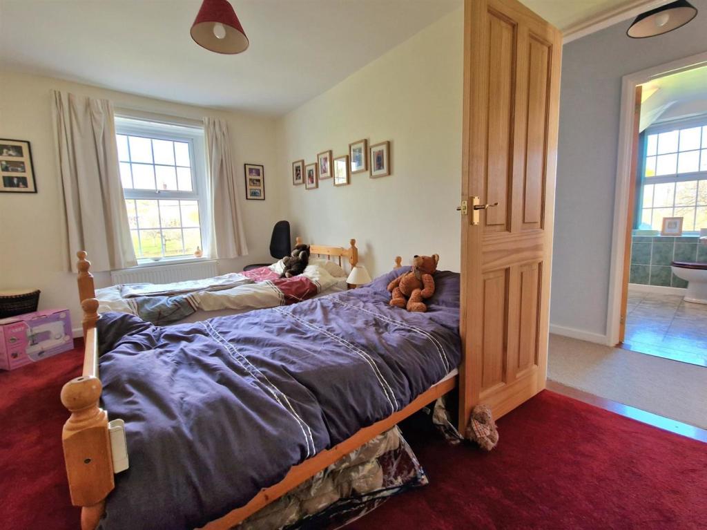 4 bedroom country house for sale in Cliffords Mesne, Newent, GL18