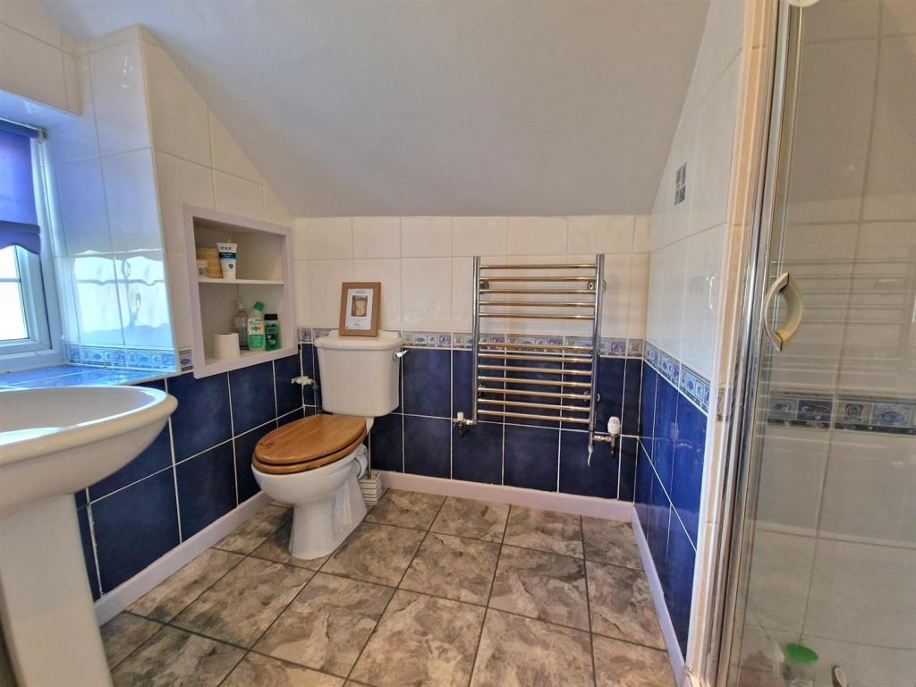 4 bedroom country house for sale in Cliffords Mesne, Newent, GL18