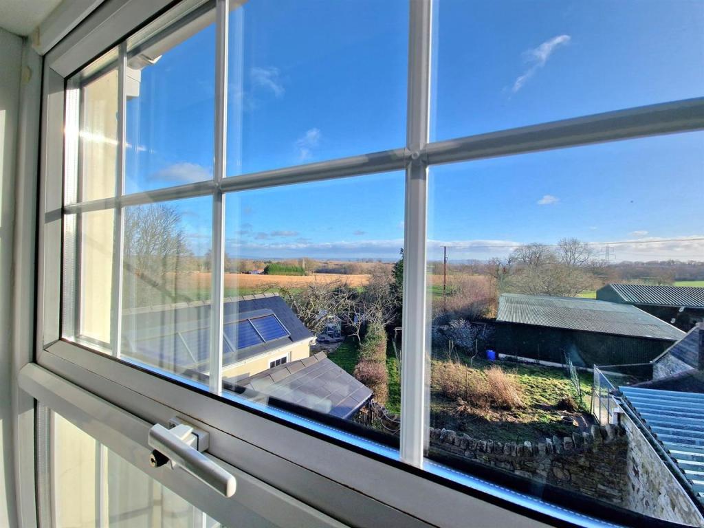 4 bedroom country house for sale in Cliffords Mesne, Newent, GL18