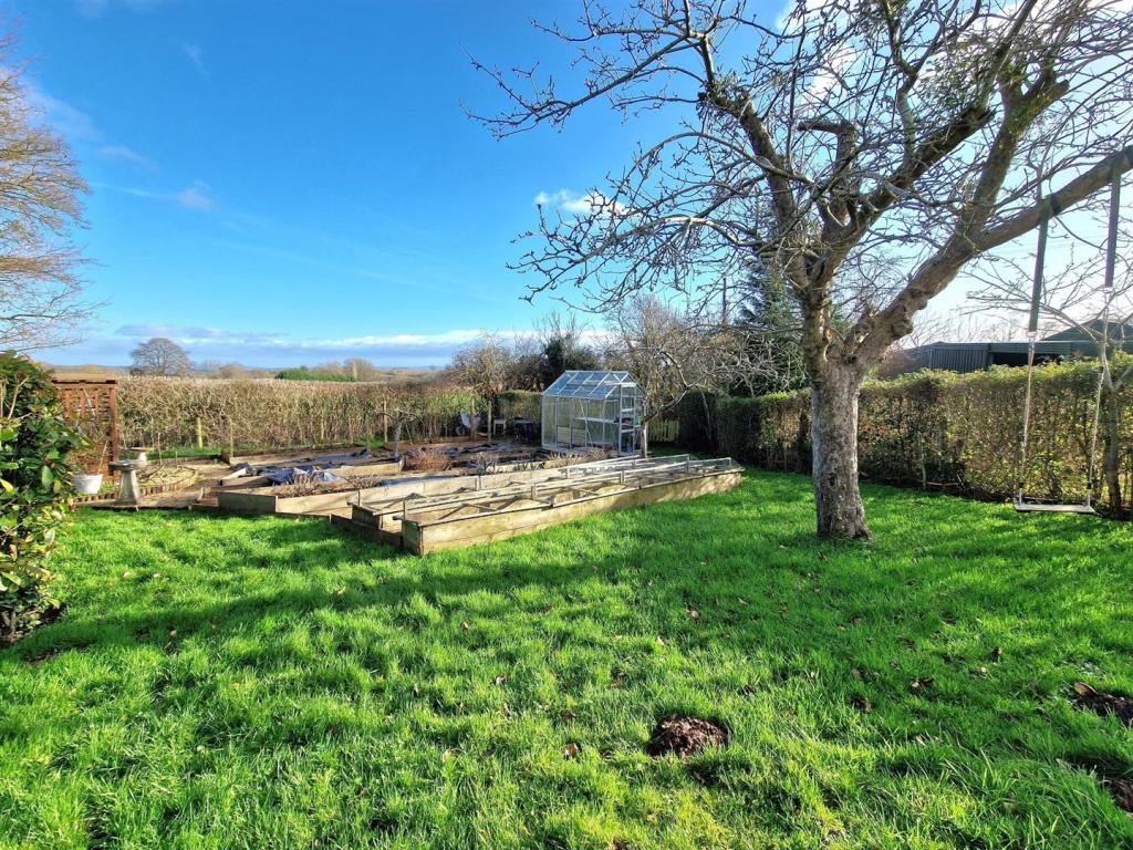 4 bedroom country house for sale in Cliffords Mesne, Newent, GL18