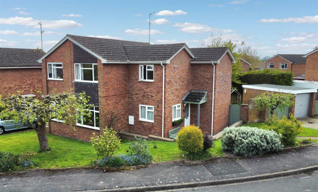 4 bedroom detached house for sale in Apperley Park, Apperley