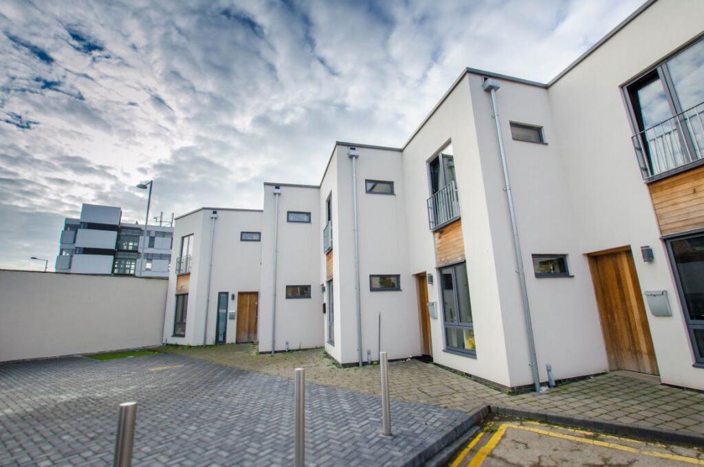 Main image of property: Mastins Court, Linconshire