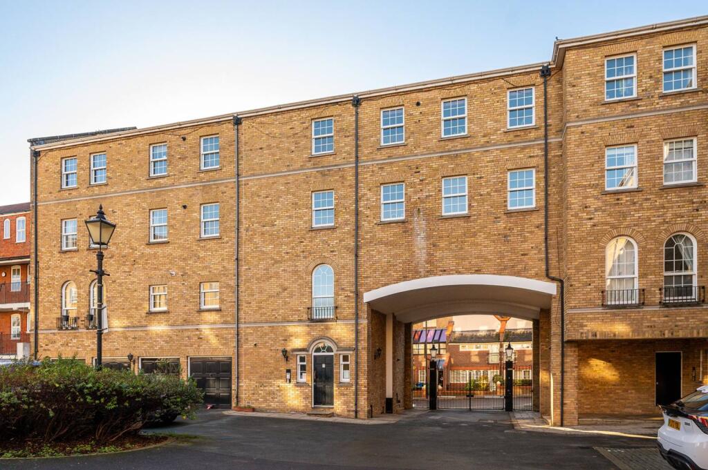 Main image of property: Edward Square, Rotherhithe, London, SE16