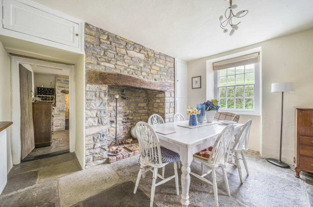 4 bedroom detached house for sale in Northtown Lane, North Wootton