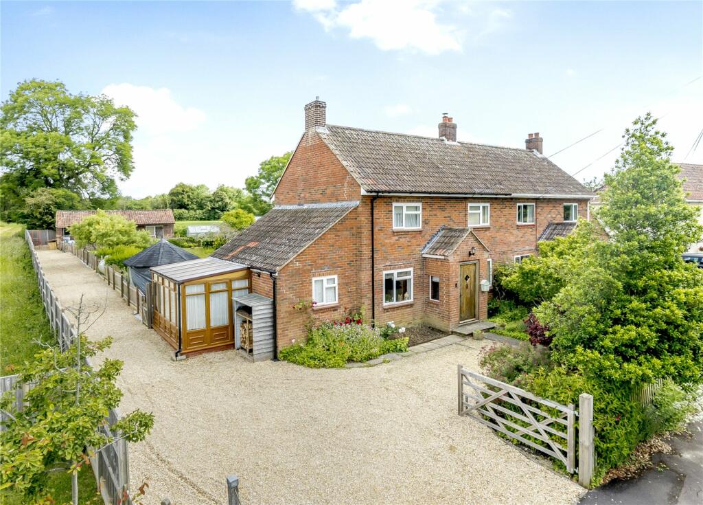 3 bedroom semidetached house for sale in Orchard View, Baltonsborough