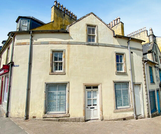 Main image of property: 32 The Cross, Beith, KA15 1BS