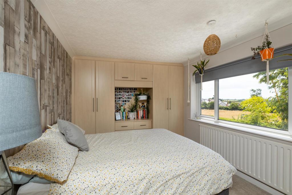 6 bedroom detached house for sale in Station Road, Ibstock, LE67