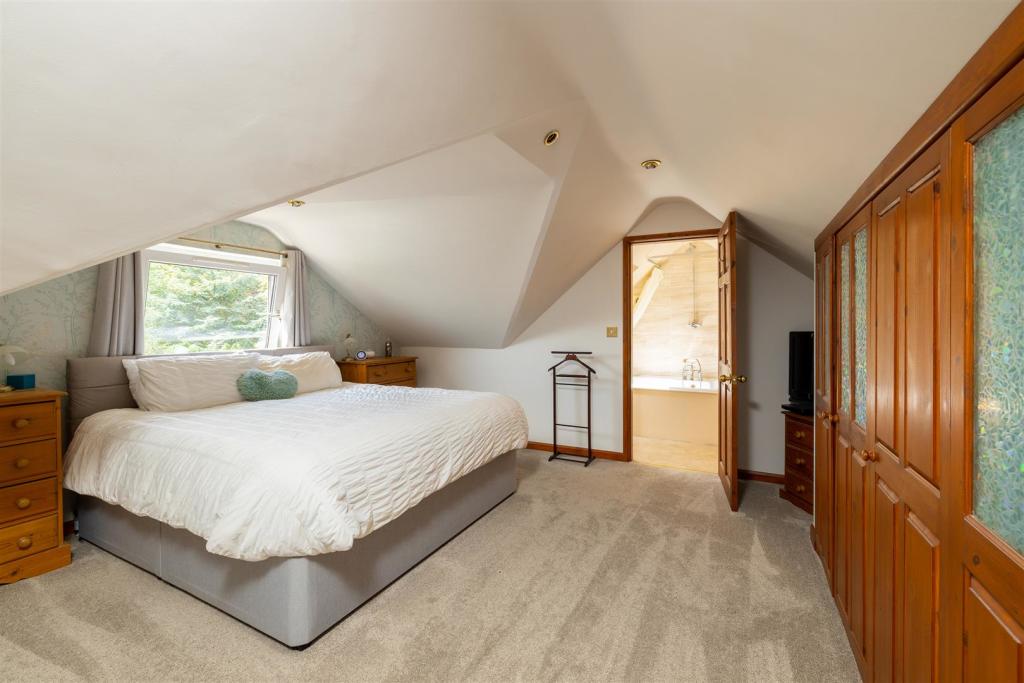 6 bedroom detached house for sale in Station Road, Ibstock, LE67
