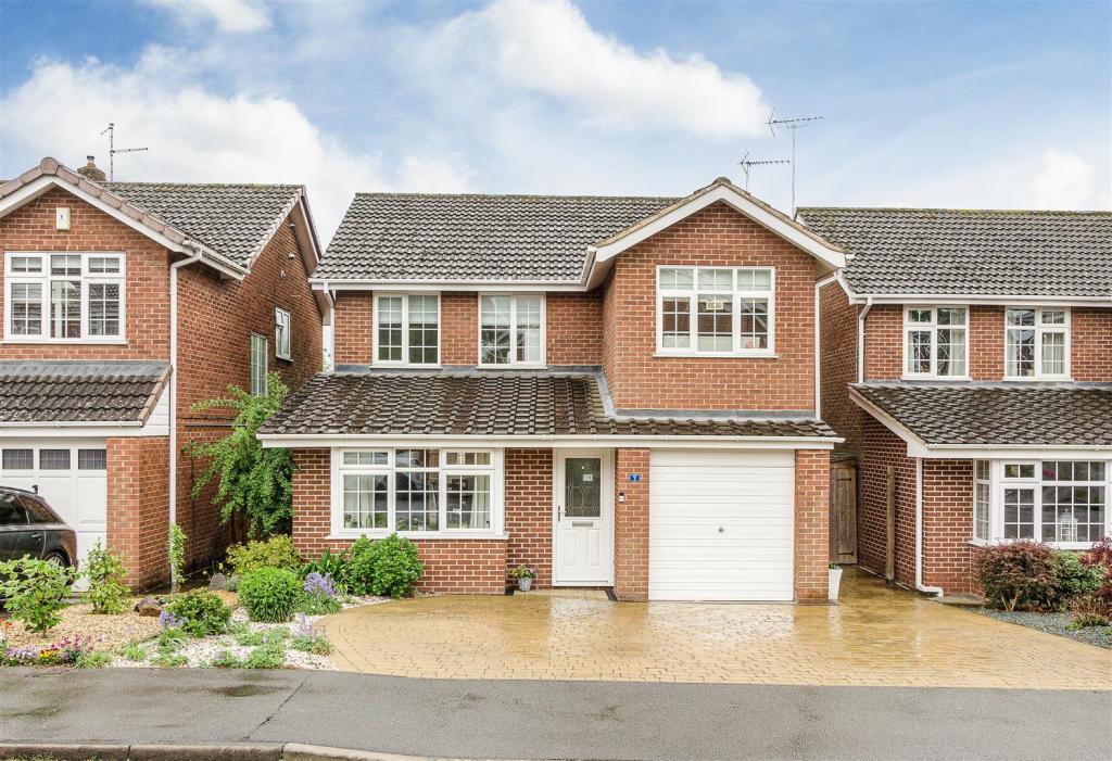 4 bedroom detached house for sale in Park Close, Ashby De La Zouch