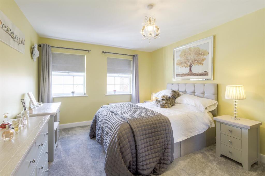 5 bedroom detached house for sale in Dunbar Way, AshbyDeLaZouch, LE65