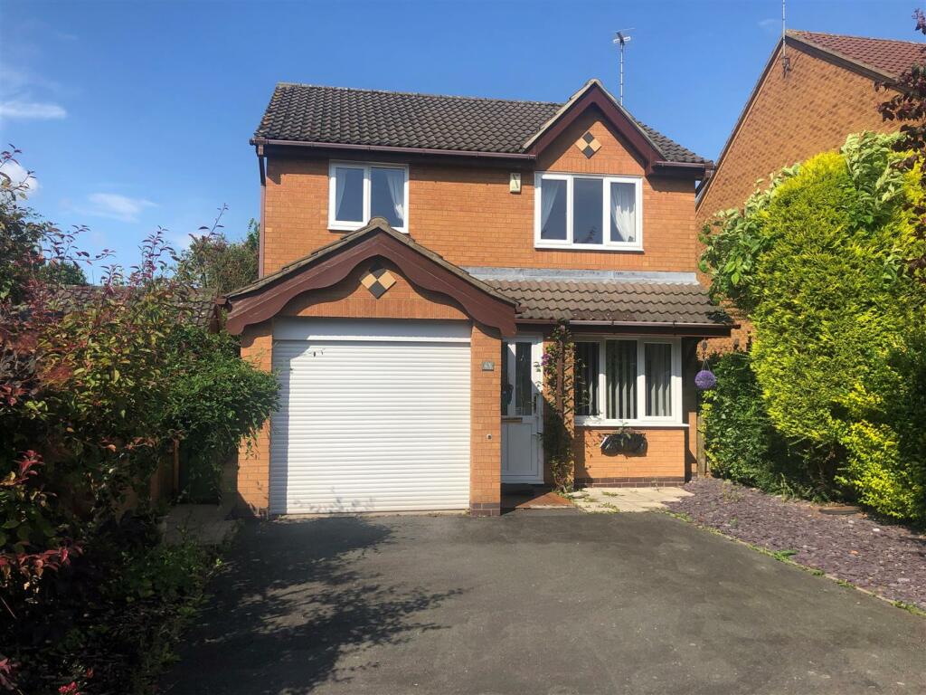 3 bedroom detached house for sale in Thomas Road, Whitwick, LE67