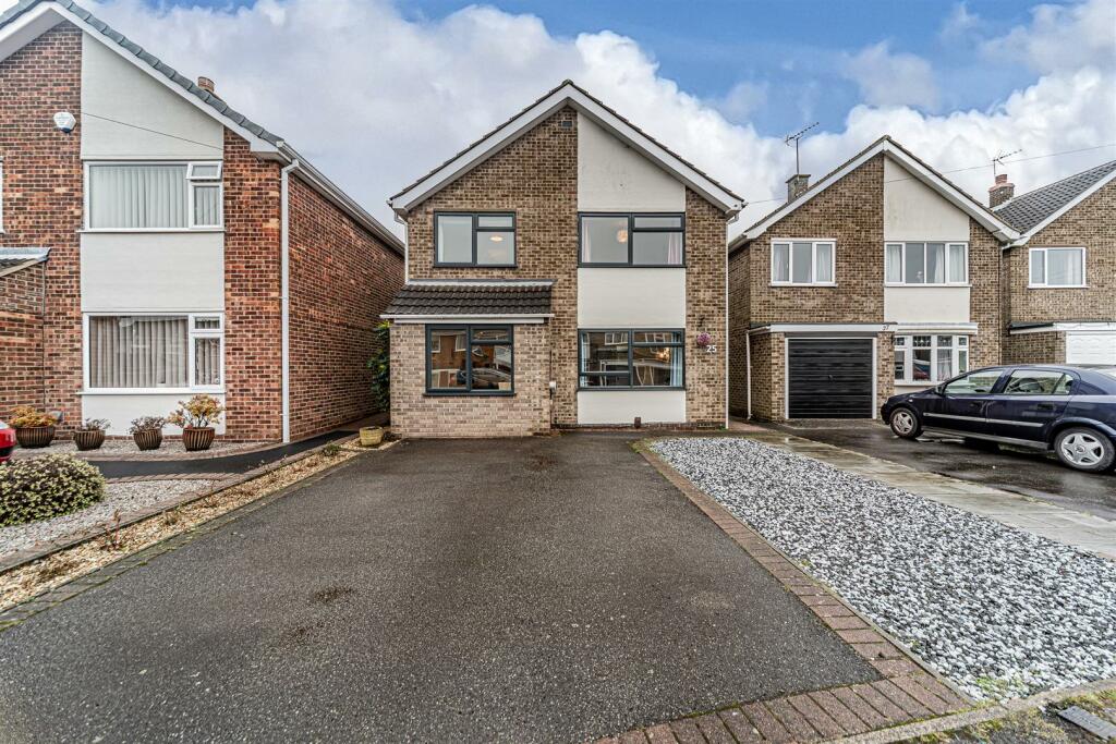 4 bedroom detached house for sale in Donington Drive, AshbyDeLaZouch