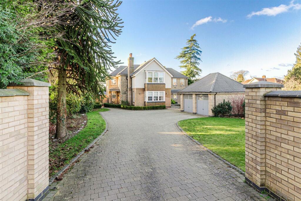 5 bedroom detached house for sale in Upper Packington Road, AshbyDeLa