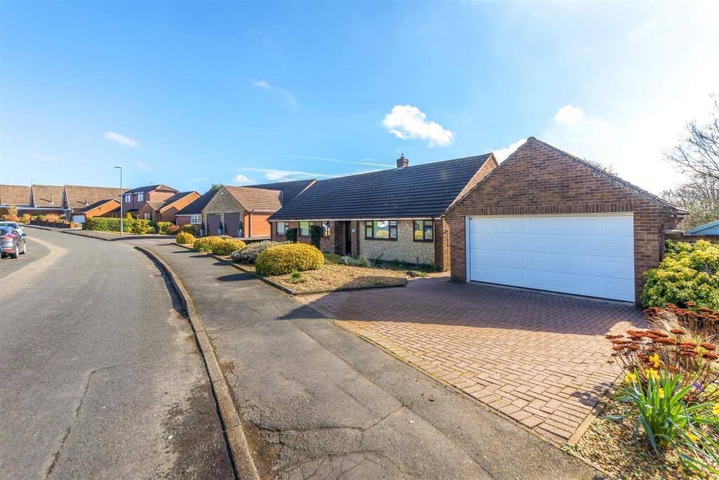 3 bedroom detached bungalow for sale in Pennine Way, AshbyDeLaZouch