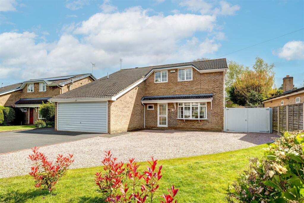 4 bedroom detached house for sale in Tower Gardens, AshbyDeLaZouch, LE65