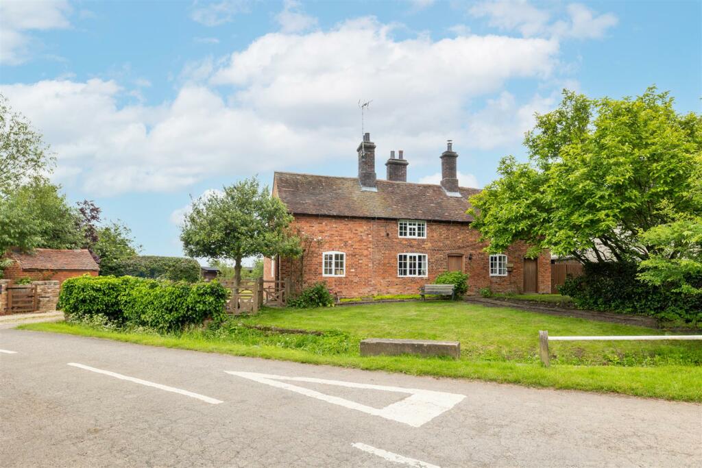 4 bedroom cottage for sale in Black Horse Hill, Appleby Magna, DE12