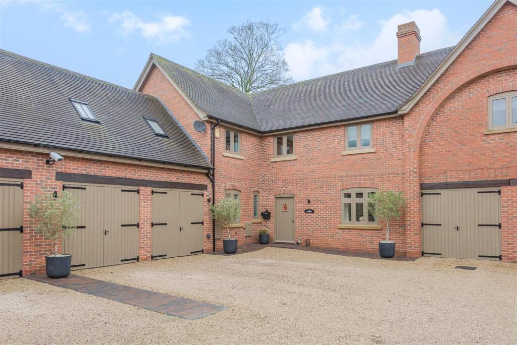 Main image of property: Overseal Manor Stables, Hallcroft Avenue, Overseal, DE12