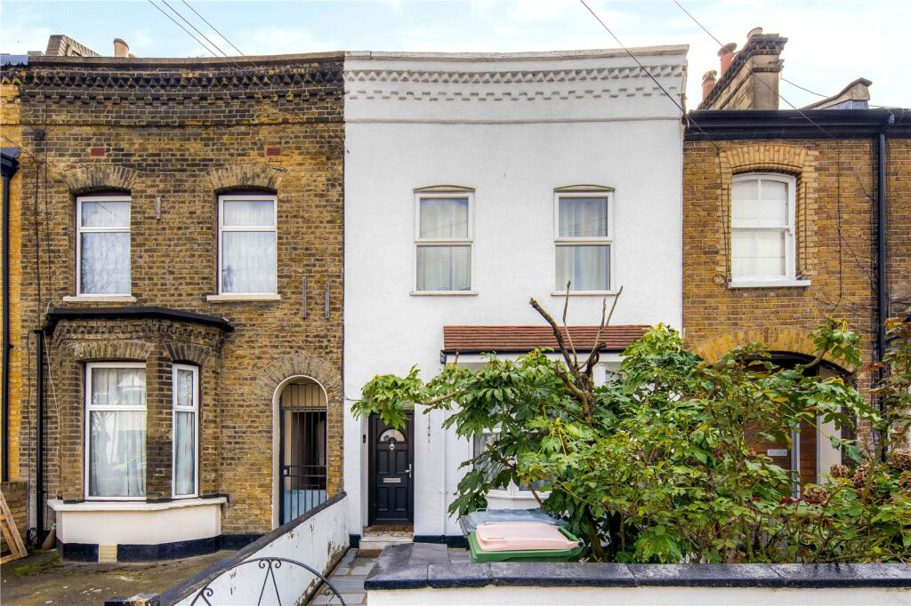 3 bedroom house for sale in Chobham Road, Stratford, London, E15