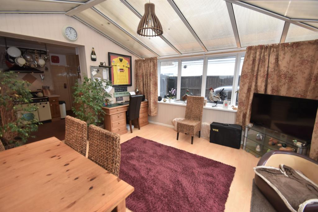 4 bedroom detached house for sale in Winthorpe Avenue, Skegness, PE25