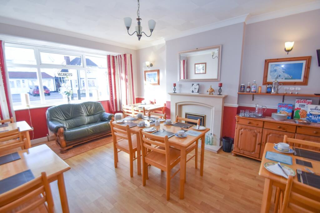 7 bedroom detached house for sale in Hoylake Drive, Skegness, PE25