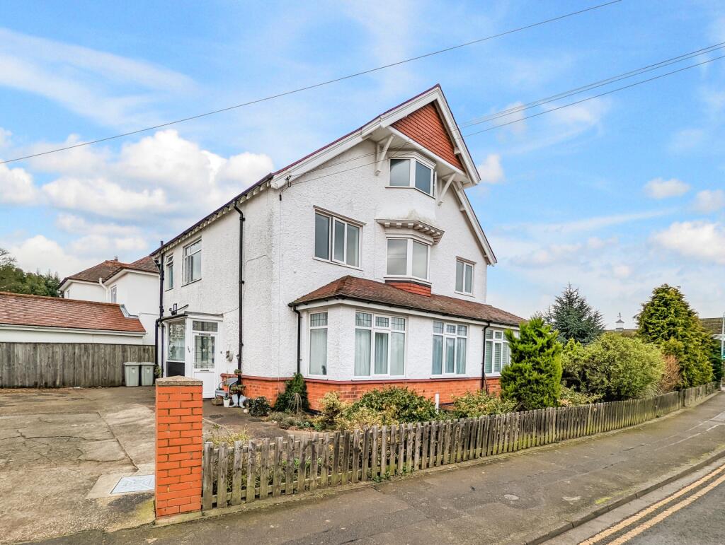 7 bedroom detached house for sale in Drummond Road, Skegness, PE25
