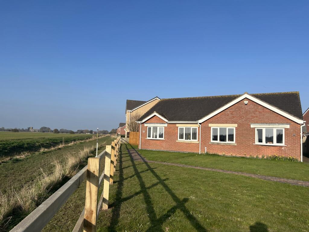 2 bedroom bungalow for sale in Belton Park Road, Skegness, PE25