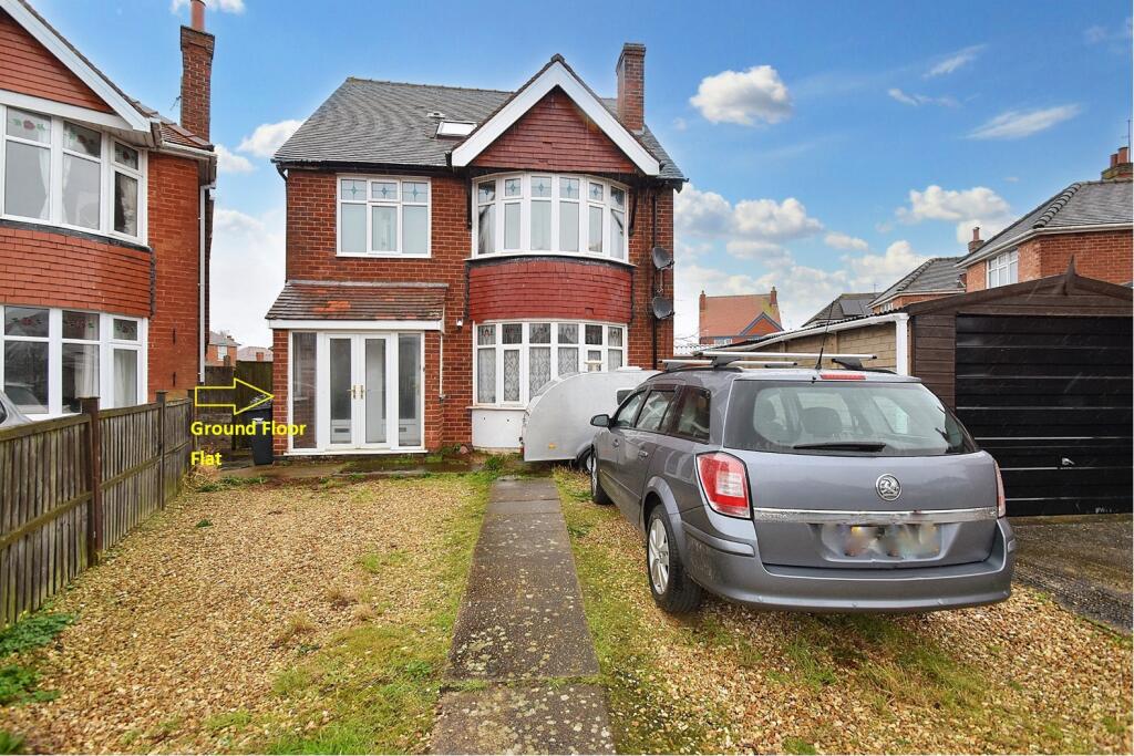 2 bedroom flat for sale in Beresford Close, Skegness, PE25