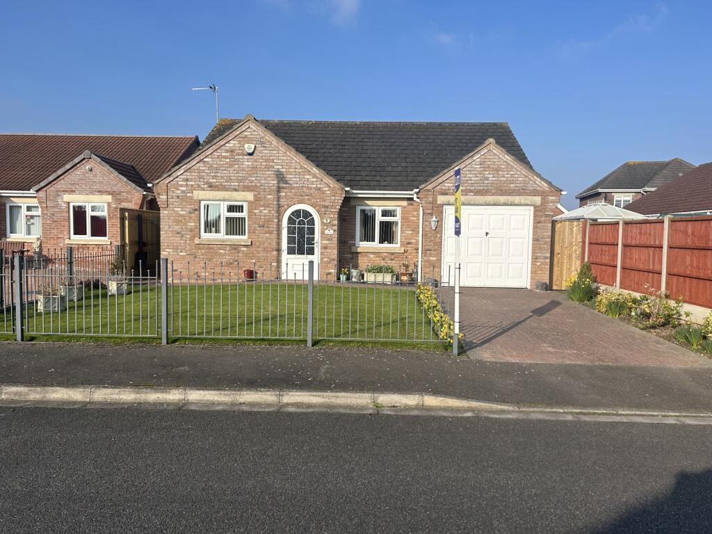 2 bedroom bungalow for sale in Harrow Drive, Skegness, PE25