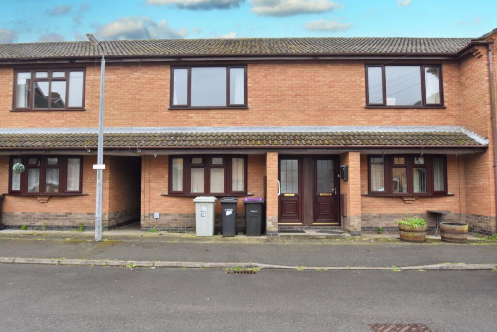 2 bedroom flat for sale in Park Avenue, Skegness, PE25