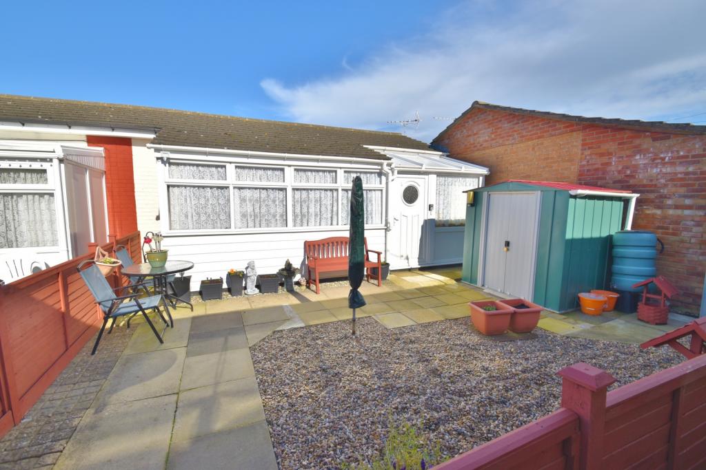 2 bedroom bungalow for sale in Burgh Road, Skegness, PE25