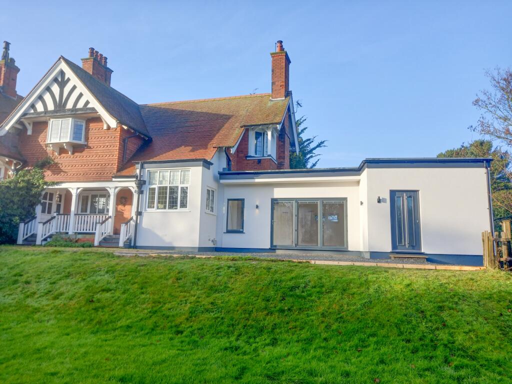 5 bedroom semidetached house for sale in Buckthorn Avenue, Skegness, PE25