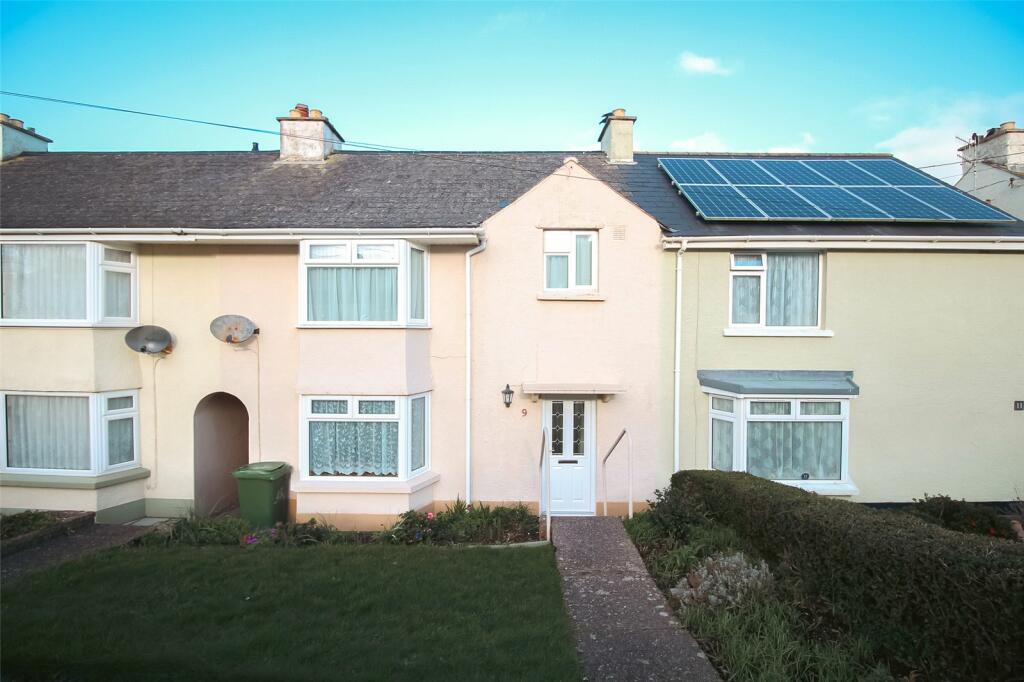 3 bedroom terraced house for sale in Western Avenue, Appledore