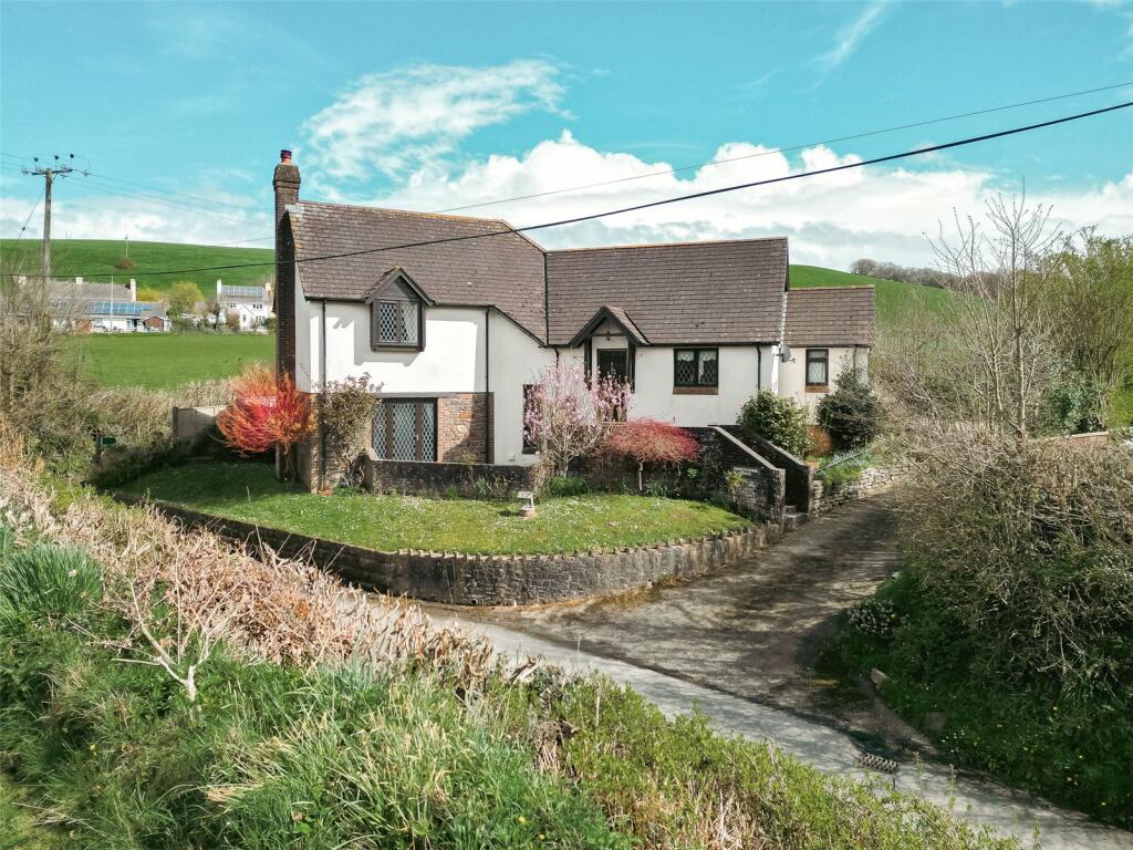 2 bedroom detached house for sale in Weare Giffard, Bideford, EX39