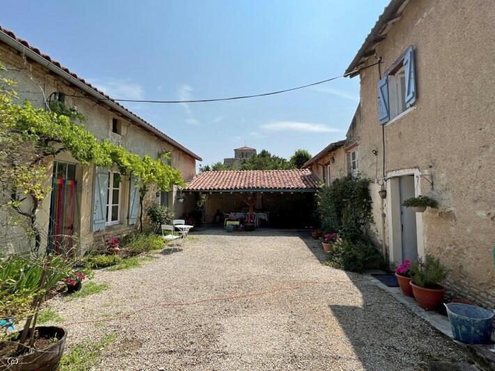 4 bed property for sale in Villefagnan, Charente...