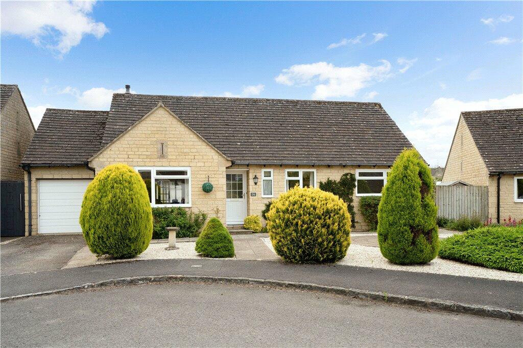 3 bedroom bungalow for sale in Park Farm, BourtonOnTheWater