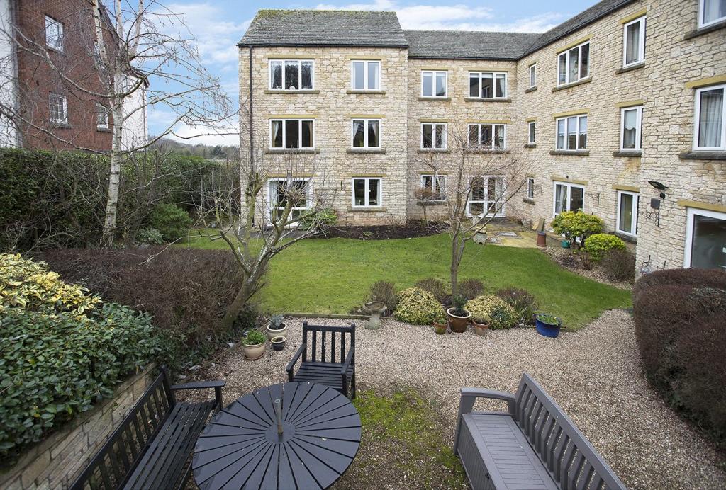 1 bedroom apartment for sale in Bredon Court, Station Road, Broadway, Worcestershire, WR12